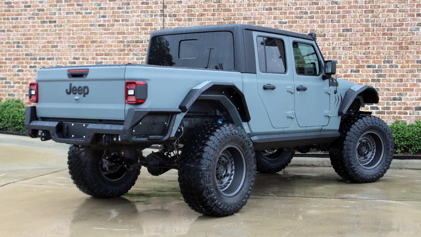 Nardo Gray & Black Kevlar® 2020 Jeep Gladiator JT